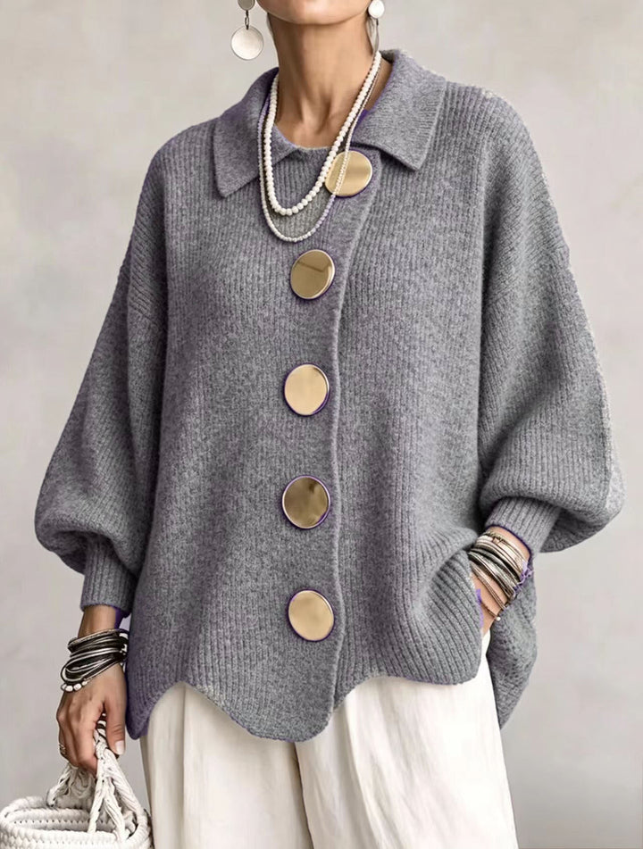 Freja | Oversize'owy sweter z dużymi metalowymi guzikami